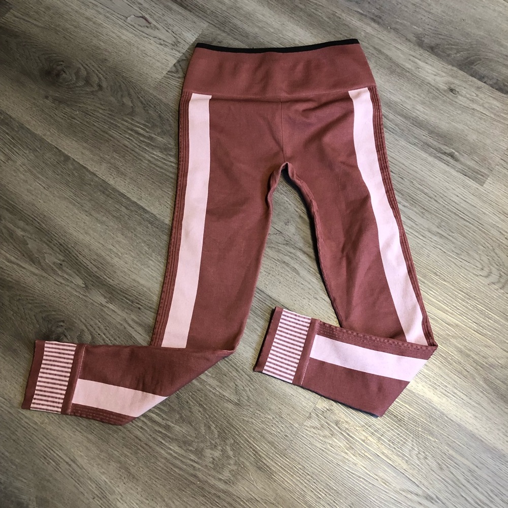Fabletics High Waisted Seamless Colorblock Leggin… - image 1